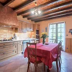 Charming Retreat In Bouniagues