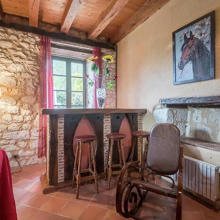 بيت للعطل Charming Retreat In Bouniagues