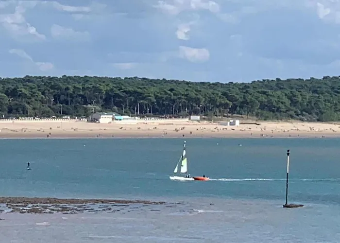 펜션 Charming Retreat In Bouniagues